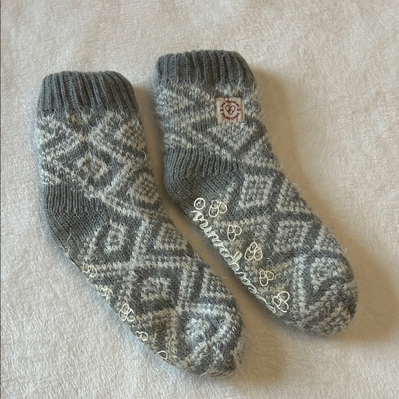 Dearfoams Gray and White Patterned Socks - Picture 1 of 2